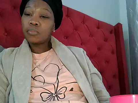 Snapshot of TheSweetBerry chatting on 07.14.26 TheSweetBerry online show from 07.14.26