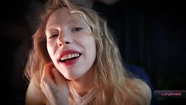  Phantom thread  online show from 12.04.25