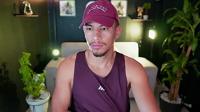 Snapshot of Aaronfox_x chatting on 11.22.25 Aaronfox x online show from 11.22.25