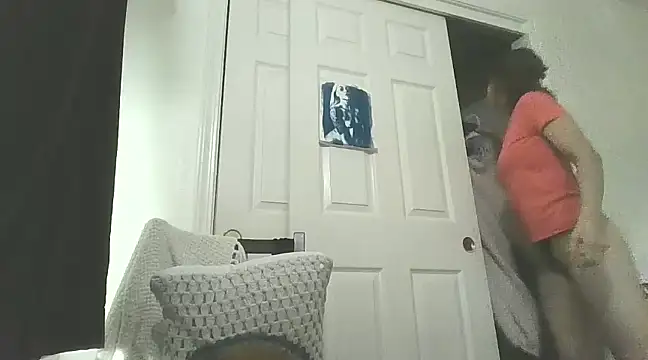 Snapshot of PompasPurpleriver chatting on 12.20.24 PompasPurpleriver online show from 12.20.24