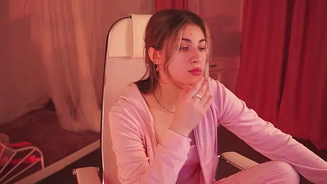 EllieCutes online show from 02.01.25