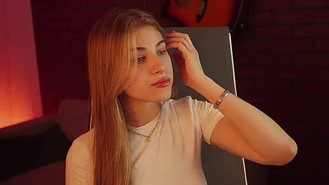 EllieCutes online show from 03.15.25