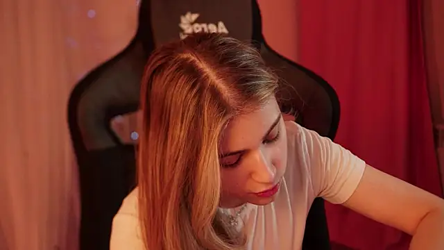 EllieCutes online show from 03.22.25