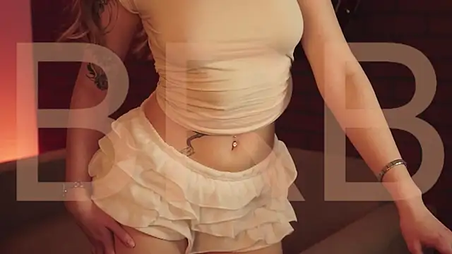 EllieCutes online show from 12.19.25