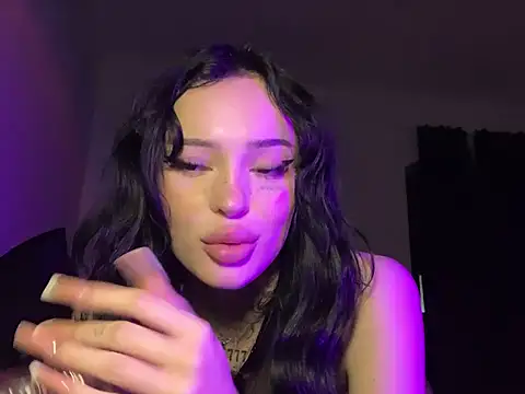 Snapshot of madelinexx chatting on 01.21.25 madelinexx online show from 01.21.25