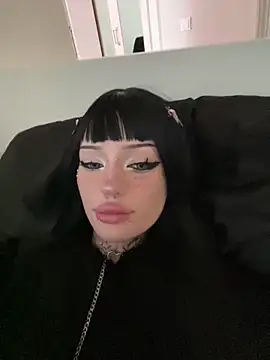 Snapshot of madelinexx chatting on 09.15.25 madelinexx online show from 09.15.25