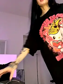 Snapshot of madelinexx chatting on 09.17.25 madelinexx online show from 09.17.25