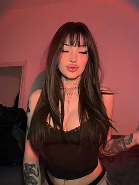 Snapshot of madelinexx chatting on 04.26.26 madelinexx online show from 04.26.26