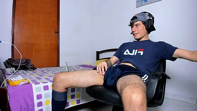 Huge latin cock online show from 12.27.24