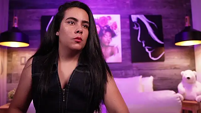 Snapshot of DanyAndAlexa chatting on 03.05.25 DanyAndAlexa online show from 03.05.25