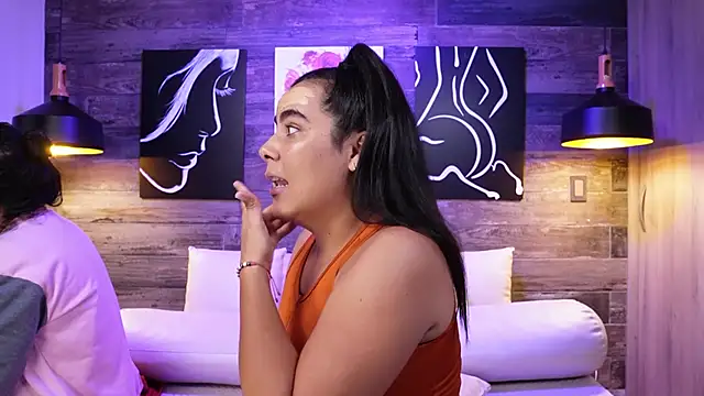 Snapshot of DanyAndAlexa chatting on 10.10.25 DanyAndAlexa online show from 10.10.25