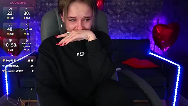 MaribelRiverr  online show from 02.20.25