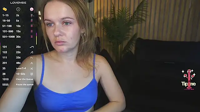 MaribelRiverr  online show from 10.13.25