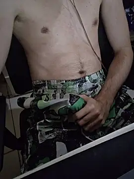 Snapshot of OliverWtdh chatting on 02.12.26 OliverWtdh online show from 02.12.26