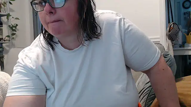 LauLauPAWG online show from 02.16.25