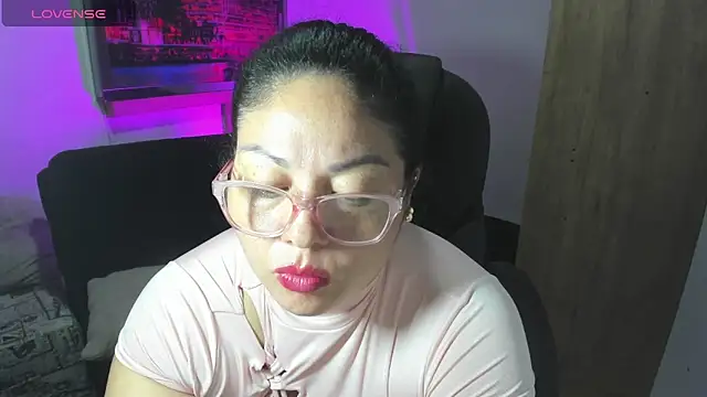 Snapshot of jessicarabbit_1 chatting on 05.15.26 jessicarabbit 1 online show from 05.15.26