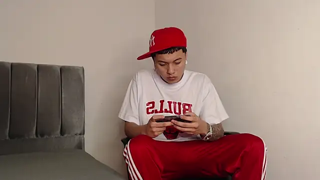 alex-lover online show from 02.15.25