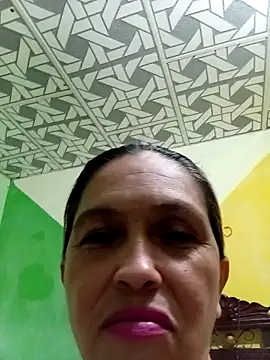 Snapshot of mom_son_dirty chatting on 04.12.26 mom son dirty online show from 04.12.26