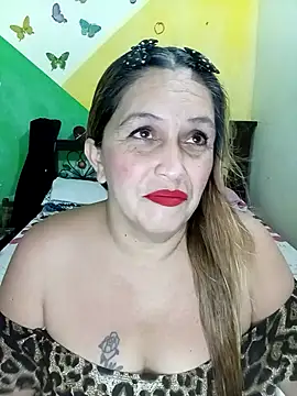Snapshot of mom_son_dirty chatting on 04.22.26 mom son dirty online show from 04.22.26