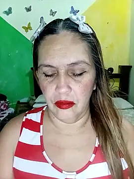 Snapshot of mom_son_dirty chatting on 04.23.26 mom son dirty online show from 04.23.26