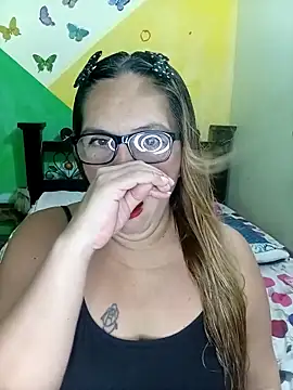 Snapshot of mom_son_dirty chatting on 04.30.26 mom son dirty online show from 04.30.26