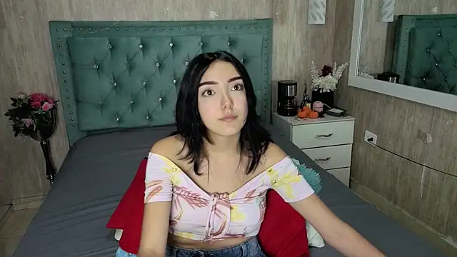 Snapshot of Marcelaa_fox chatting on 06.24.26 Marcelaa fox online show from 06.24.26
