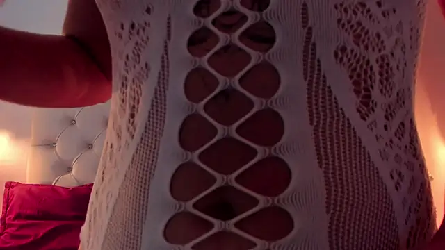 Snapshot of Isabella_Flowers chatting on 11.25.25 Isabella Flowers online show from 11.25.25