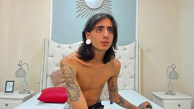 Matthew Dixonn online show from 12.18.24