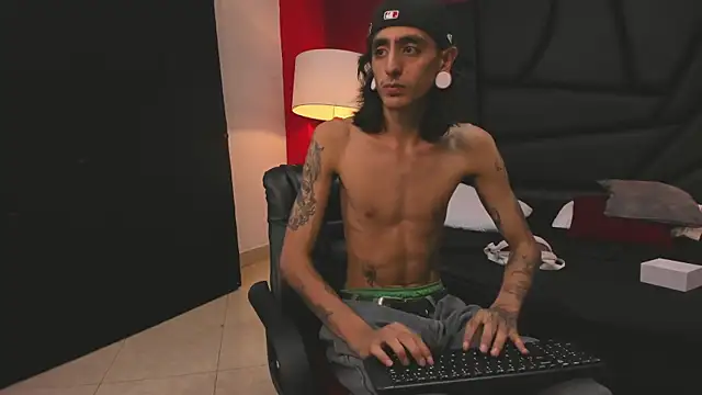 Matthew Dixonn online show from 12.21.24