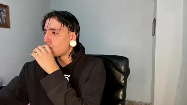 Matthew Dixonn online show from 02.17.25