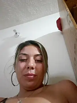 Snapshot of Sweel_Leyva18 chatting on 01.24.25 Sweel Leyva18 online show from 01.24.25