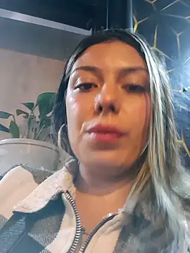 Snapshot of Sweel_Leyva18 chatting on 02.09.25 Sweel Leyva18 online show from 02.09.25