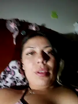 Snapshot of Sweel_Leyva18 chatting on 11.21.25 Sweel Leyva18 online show from 11.21.25