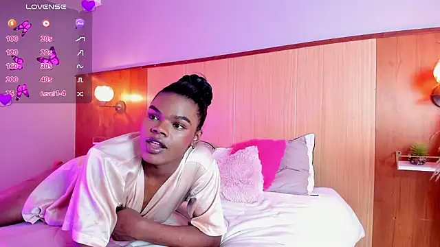 CamiEstrada online show from 02.07.25