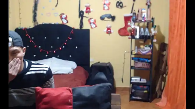 Snapshot of smith_lechosoxxx chatting on 12.20.25 smith lechosoxxx online show from 12.20.25