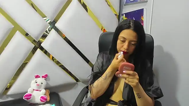 Snapshot of slut_anal_ chatting on 02.12.25 slut anal online show from 02.12.25