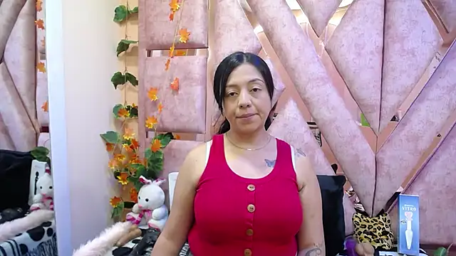 Snapshot of slut_anal_ chatting on 10.24.25 slut anal online show from 10.24.25