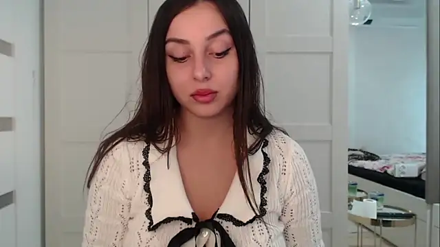 Snapshot of courtneyPerfect chatting on 10.10.25 courtneyPerfect online show from 10.10.25