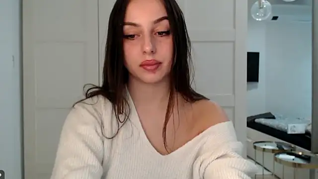 Snapshot of courtneyPerfect chatting on 11.10.25 courtneyPerfect online show from 11.10.25