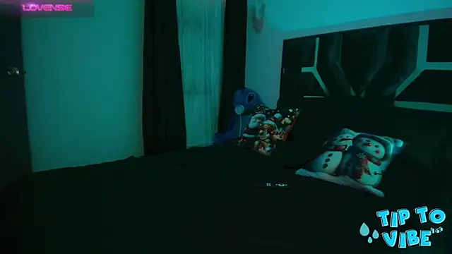 Snapshot of TinnaDawsom chatting on 12.04.24 TinnaDawsom online show from 12.04.24