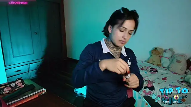 Snapshot of TinnaDawsom chatting on 12.10.24 TinnaDawsom online show from 12.10.24