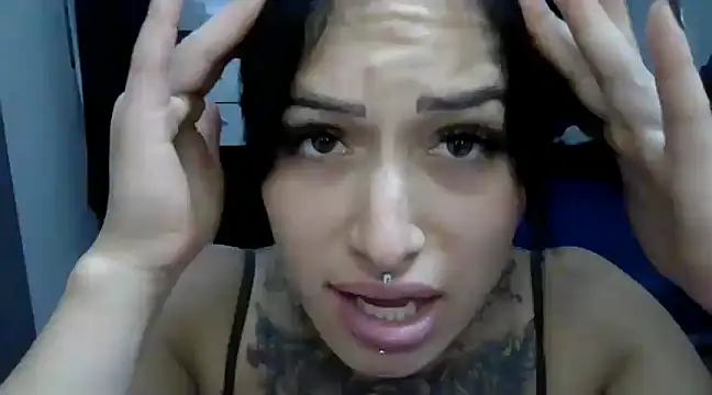 Snapshot of TinnaDawsom chatting on 03.01.25 TinnaDawsom online show from 03.01.25