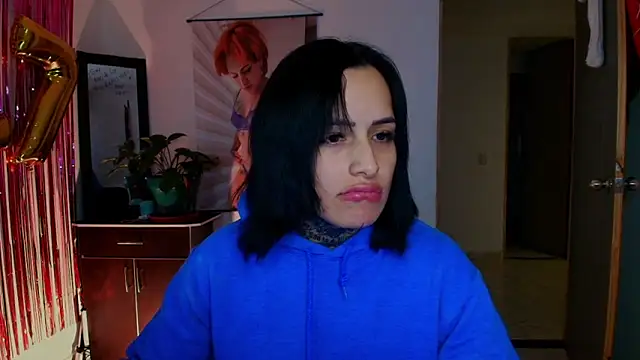 Snapshot of TinnaDawsom chatting on 10.04.25 TinnaDawsom online show from 10.04.25