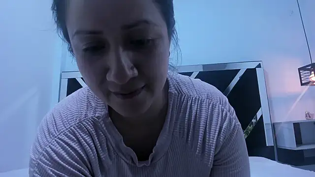 Snapshot of Ambber_moon chatting on 02.06.25 Ambber moon online show from 02.06.25