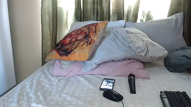 Foxybrownxx1 online show from 12.15.25