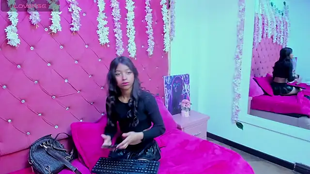 Snapshot of SamaraPrice69 chatting on 01.25.25 SamaraPrice69 online show from 01.25.25