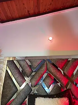 LylaLee111 online show from 03.18.25