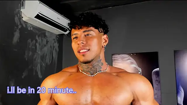 Snapshot of bradley_smith chatting on 12.21.25 bradley smith online show from 12.21.25