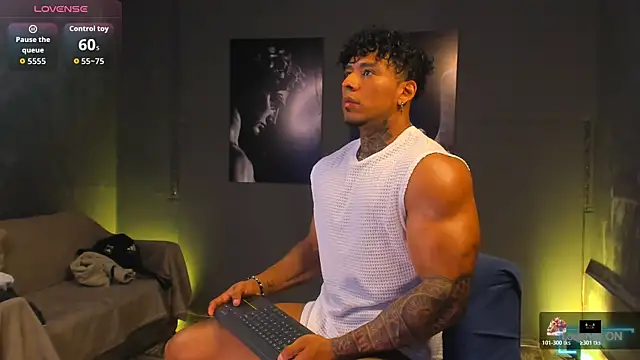 Snapshot of bradley_smith chatting on 01.14.26 bradley smith online show from 01.14.26