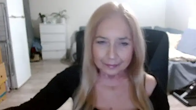 Snapshot of sofia_xkiss chatting on 01.06.25 sofia xkiss online show from 01.06.25